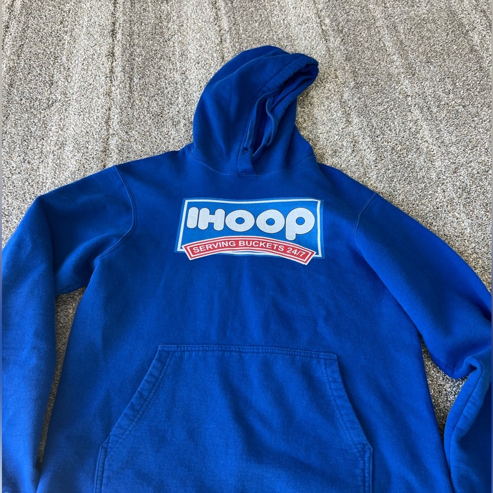 Royal blue IHOOP. Size men’s medium
